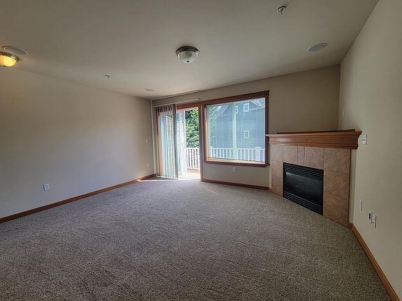 4th image of 15319 Ash Way #C3