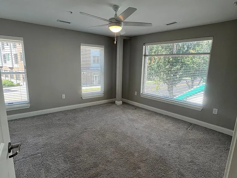 215 N Morton St — Photo 5
