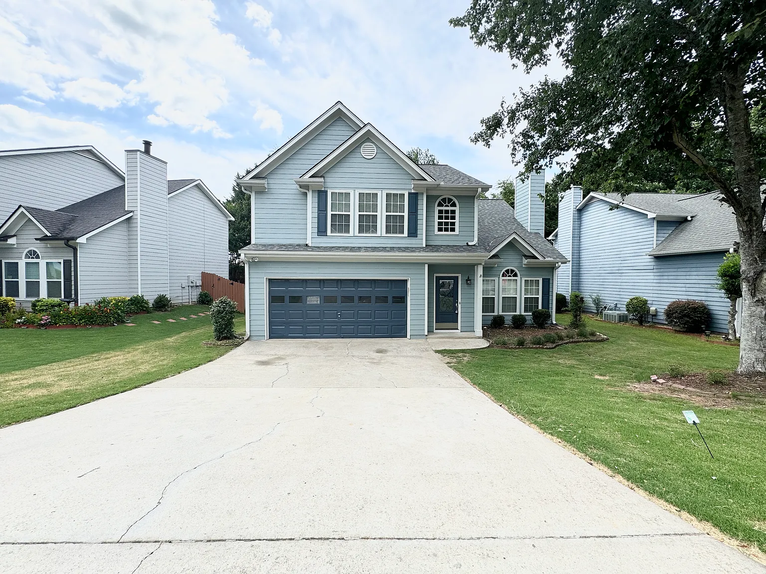 4 bed, 2.5 bath, 1980 sqft, $2,400 — Photo 2