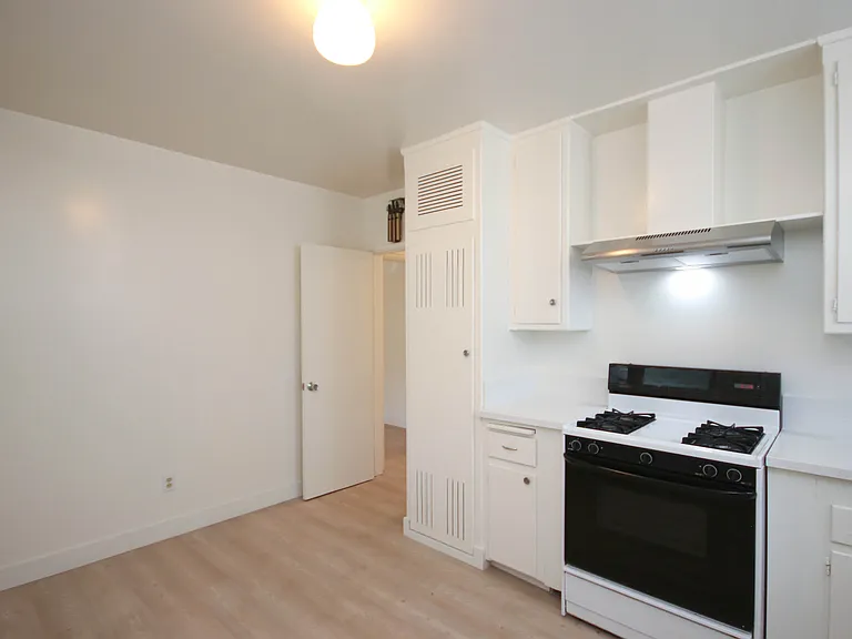 1245 Del Rey Ave — Photo 9