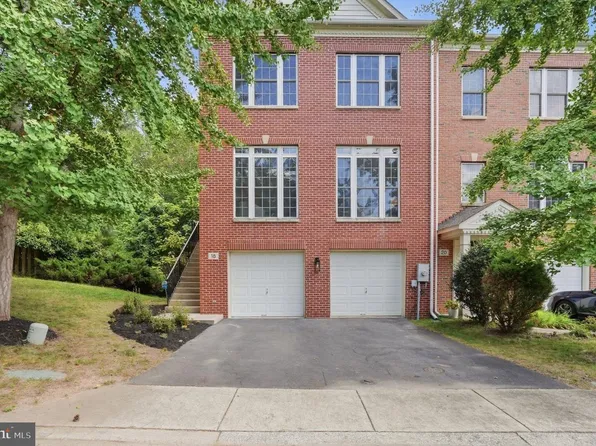 18 Waddington Ct, Rockville, MD 20850