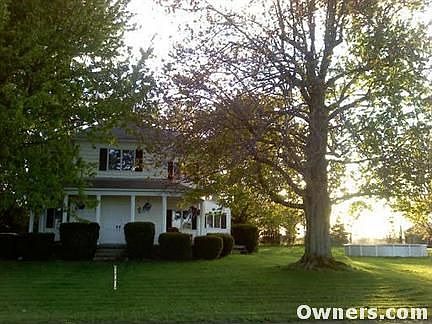 Traditional 2700 Sq Ft home,4.25 acres,pool