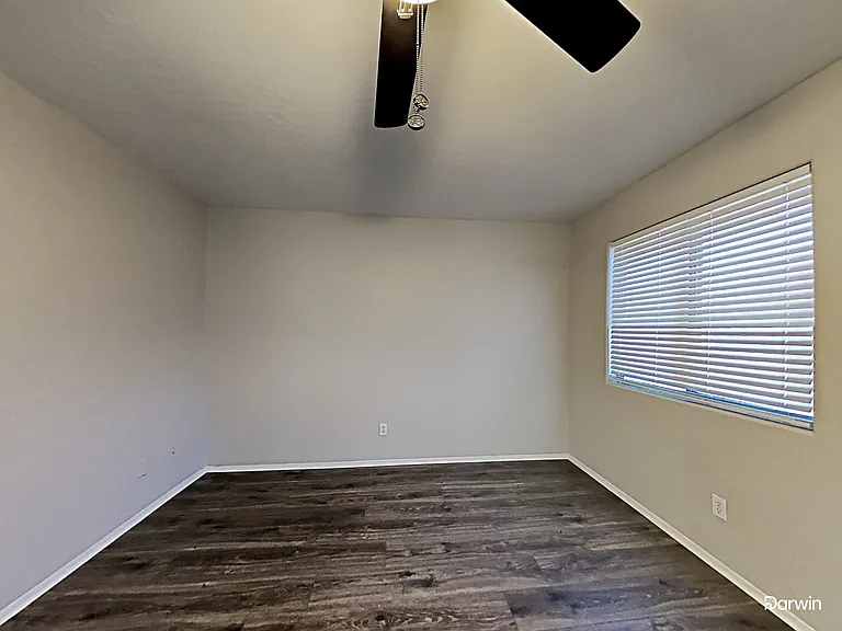 7218 S 37th Dr — Photo 10