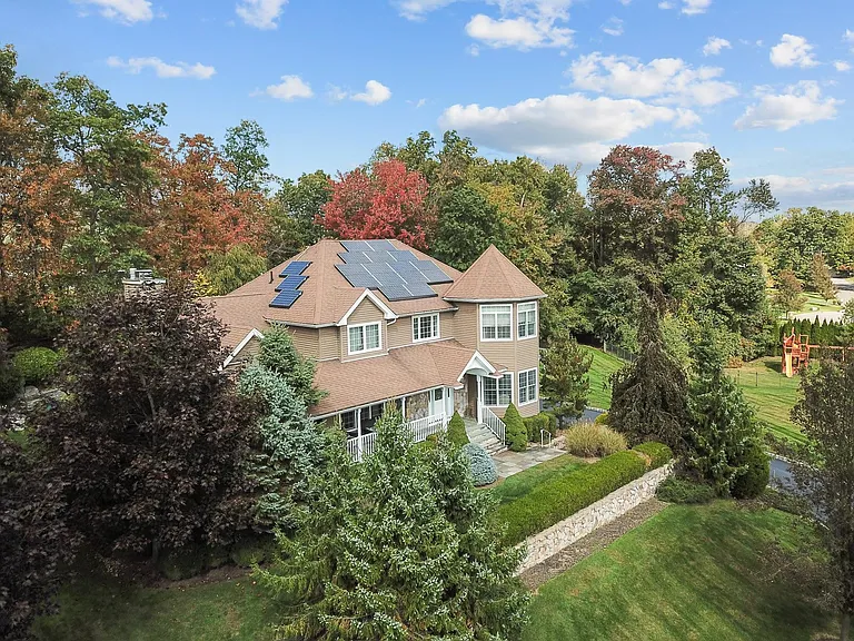24 Charnwood Dr — Photo 26