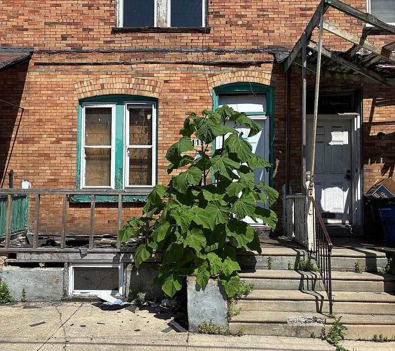 1st image of 115 N Farson St