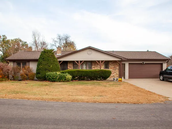 8774 Jennifer Ct, Dubuque, IA 52003