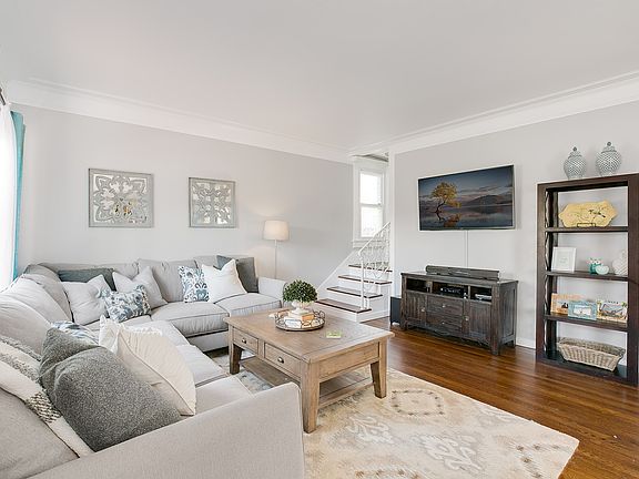 3rd image of 3020 Goldsmith St