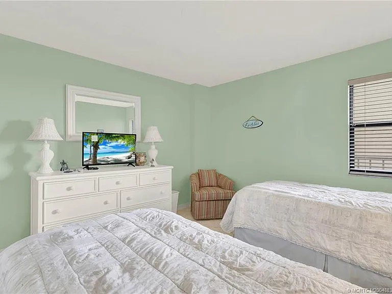 10044 S Ocean Dr #907 — Photo 35