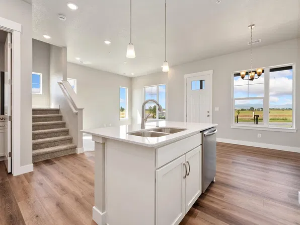 6792 Maple Leaf Dr, Timnath, CO 80547