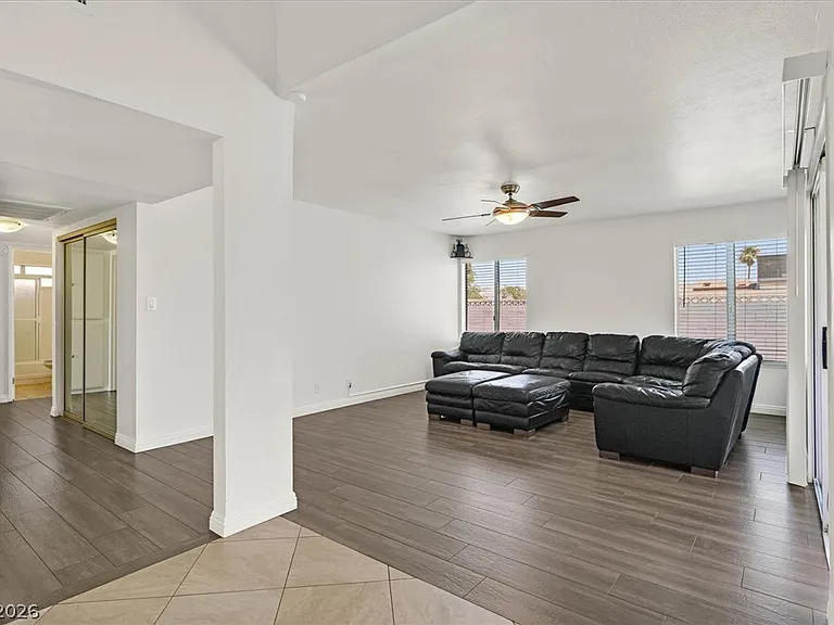 3956 Clear View Dr — Photo 13