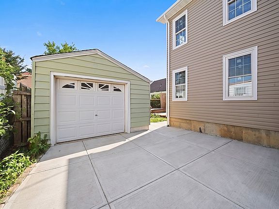 4th image of 241-33 143rd Ave #1