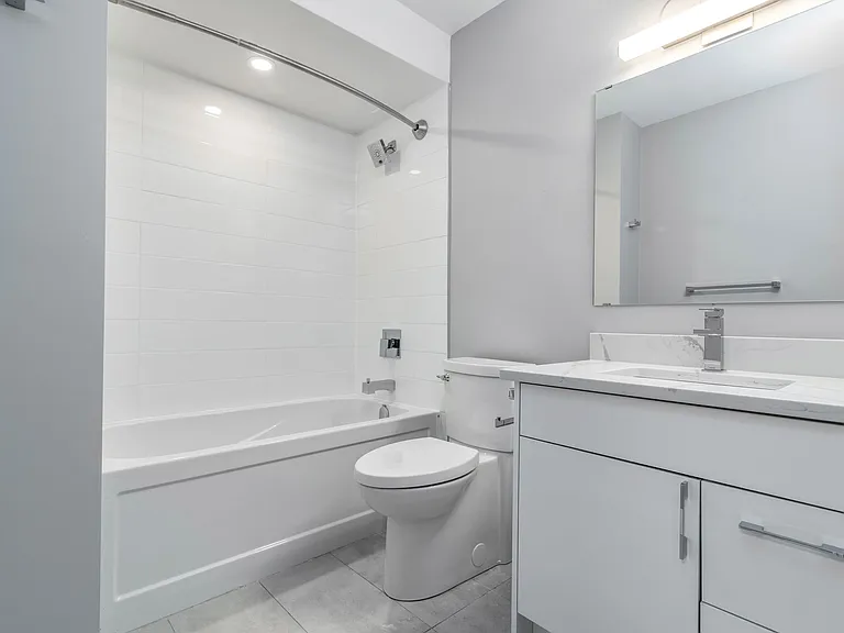 2911 Bayview Ave — Photo 25