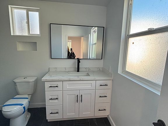 5th image of 2280 S Barrington Ave #9