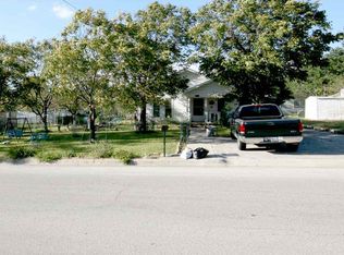 1111 W 1st St, Lampasas, TX 76550