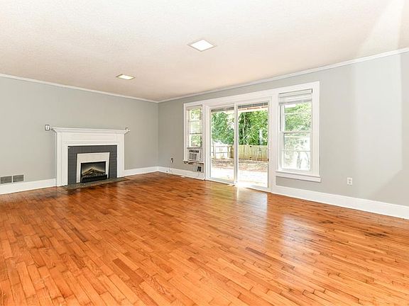 5th image of 410 Highland Dr