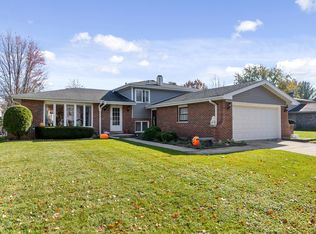 6851 Plymouth Rd, Downers Grove, IL 60516