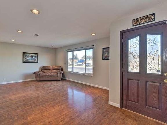 3rd image of 5809 Idlewild Ave