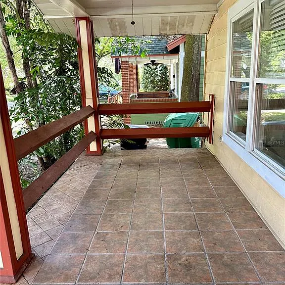 1209 E Comanche Ave — Photo 4