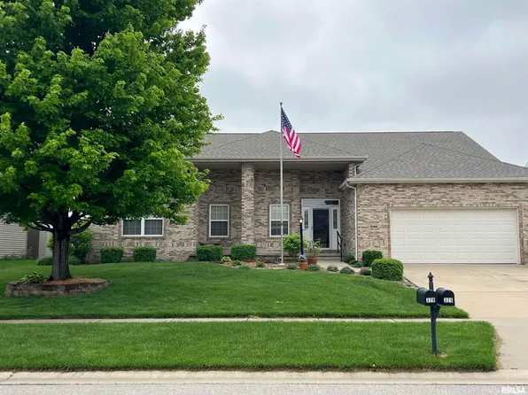 328 Newcombe Ln, Chatham, IL 62629