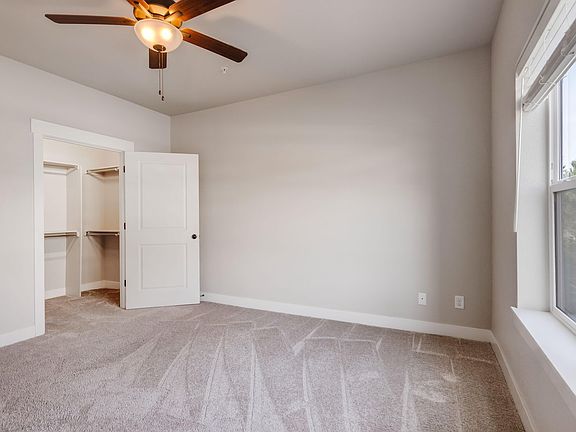 3rd image of 4622 Hahns Peak Dr #103