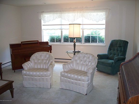 4th image of 114 Buckingham Drive #A