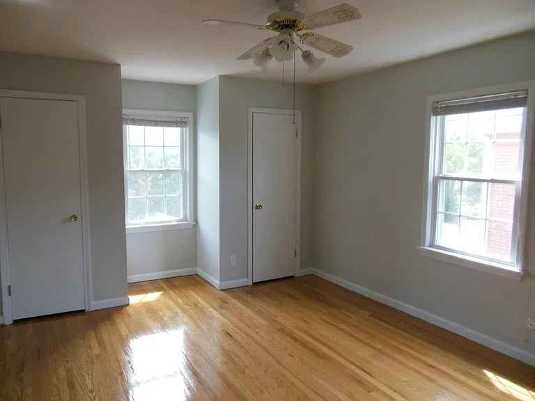 1932 Gardiner Ln #4 — Photo 12