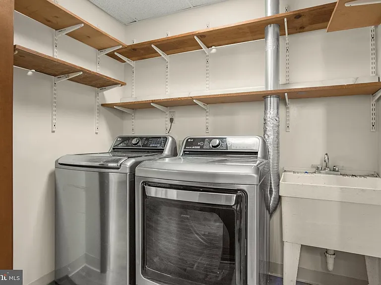 22397 Armstrong Dr — Photo 35