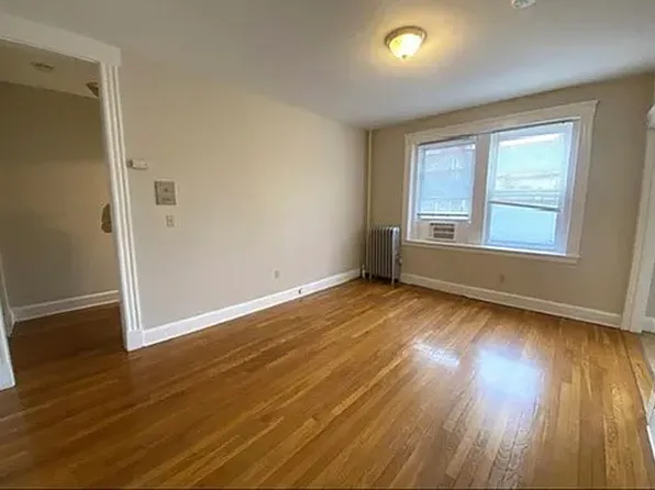 15 Linnaean St APT 20, Cambridge, MA 02138