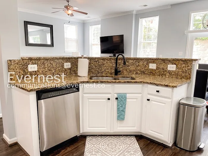 8353 Middle Ruddings Dr — Photo 5