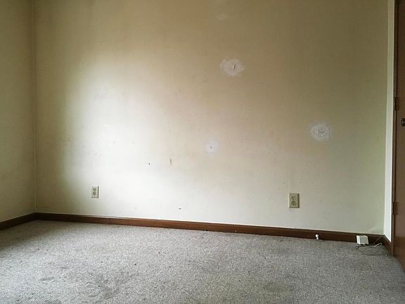 5th image of 1219 Jackson Dr