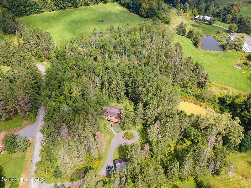 2nd image of 116 Heron Road
