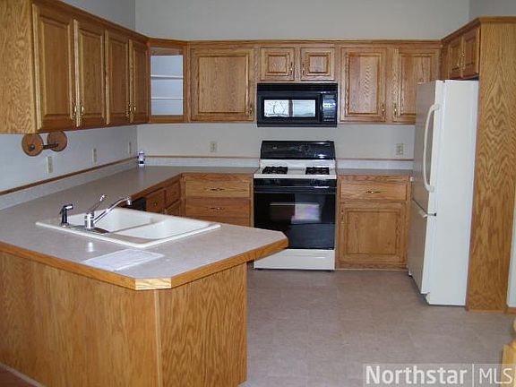 4th image of 902 Saint Lawrence Dr