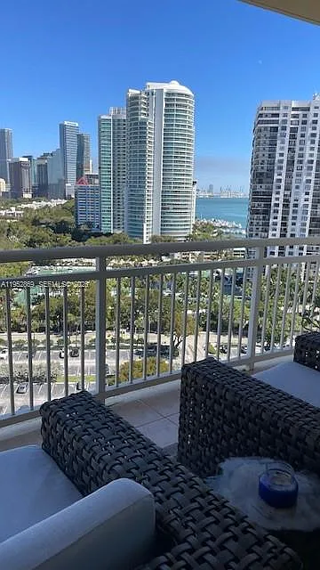 2 bed, 2.0 bath, $4,200 — Photo 4