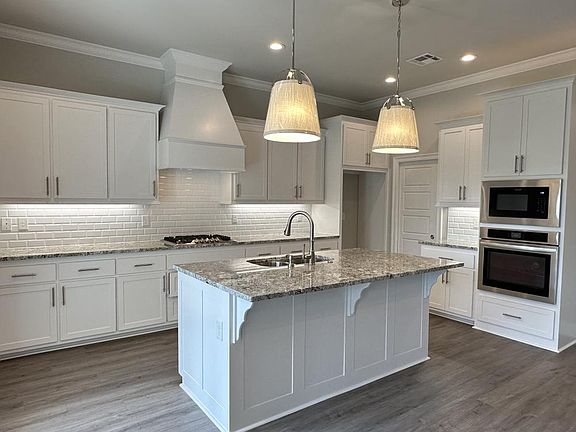 2nd image of 214 Sweetbay Ct