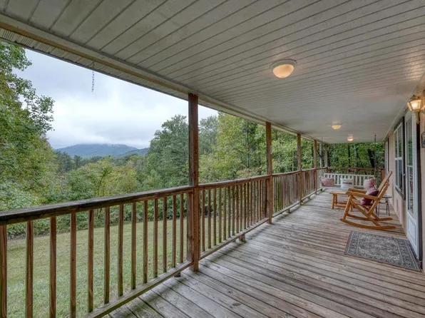 73 Petticoat Jct, Hayesville, NC 28904