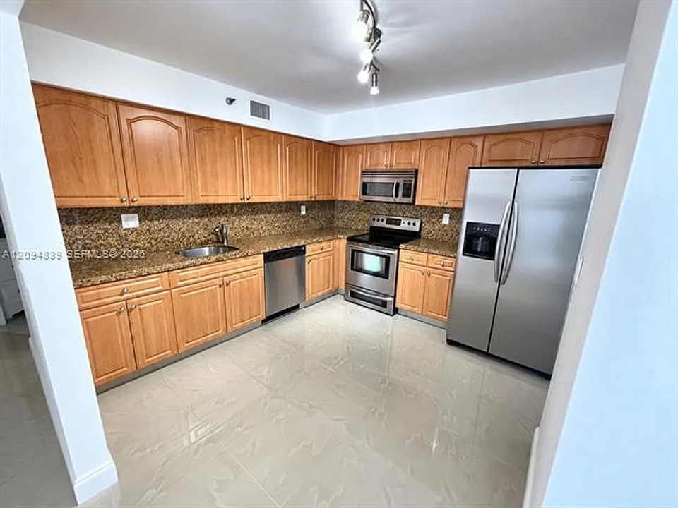 3500 Mystic Pointe Dr #CU-3002