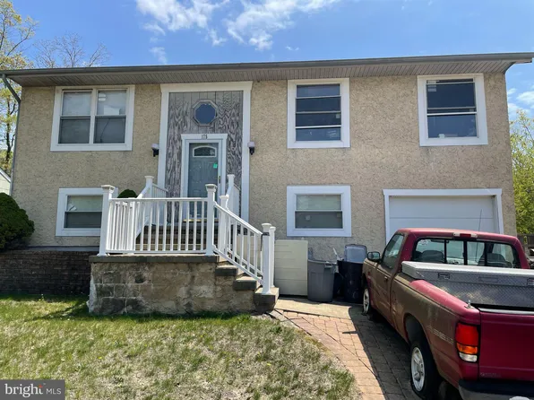 175 Village Dr, Barnegat, NJ 08005