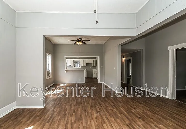 4610 Schroeder St #1 — Photo 1