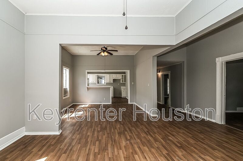 1st image of 4610 Schroeder St #1