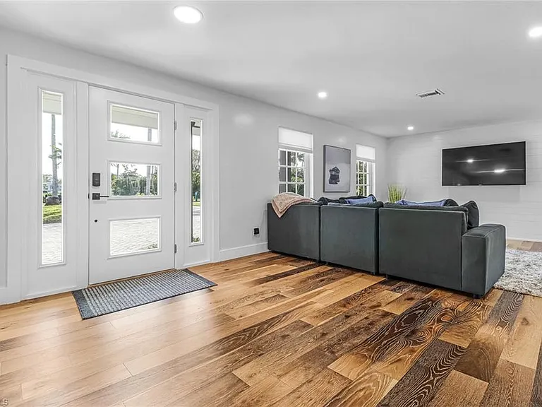 1823 Hurricane Harbor Ln — Photo 4