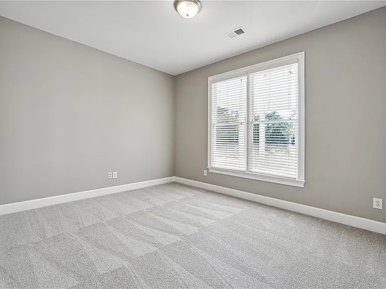 230 Brookeivey Ln — Photo 13