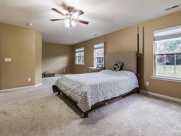 10034 Paxton Run Rd — Photo 12