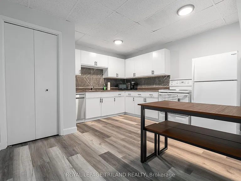 469 Grey St #7 — Photo 6