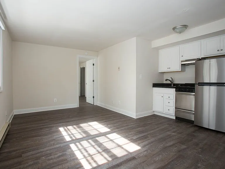247 Stribling Ave — Photo 4