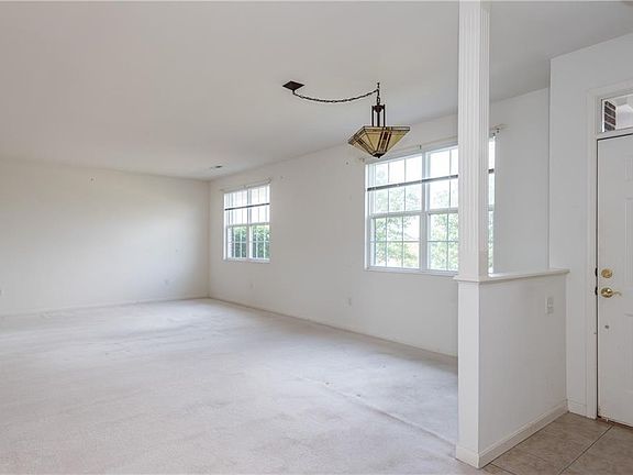 5th image of 2744 Cedarbrook Way