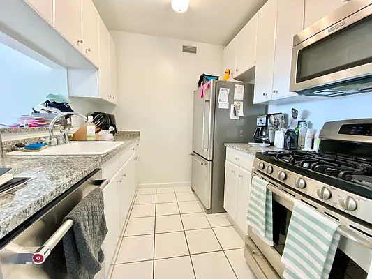 Rented by NY Living Solutions | media 7