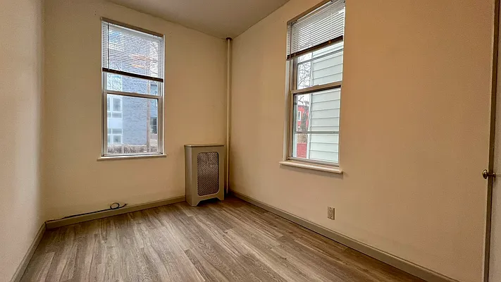 Rented by The Agency | media 4