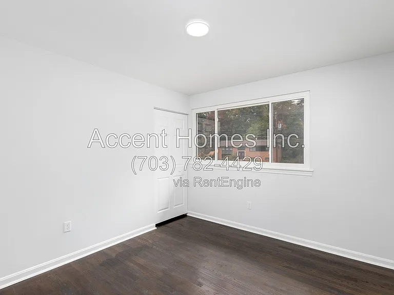 8613 Kenilworth Dr — Photo 21