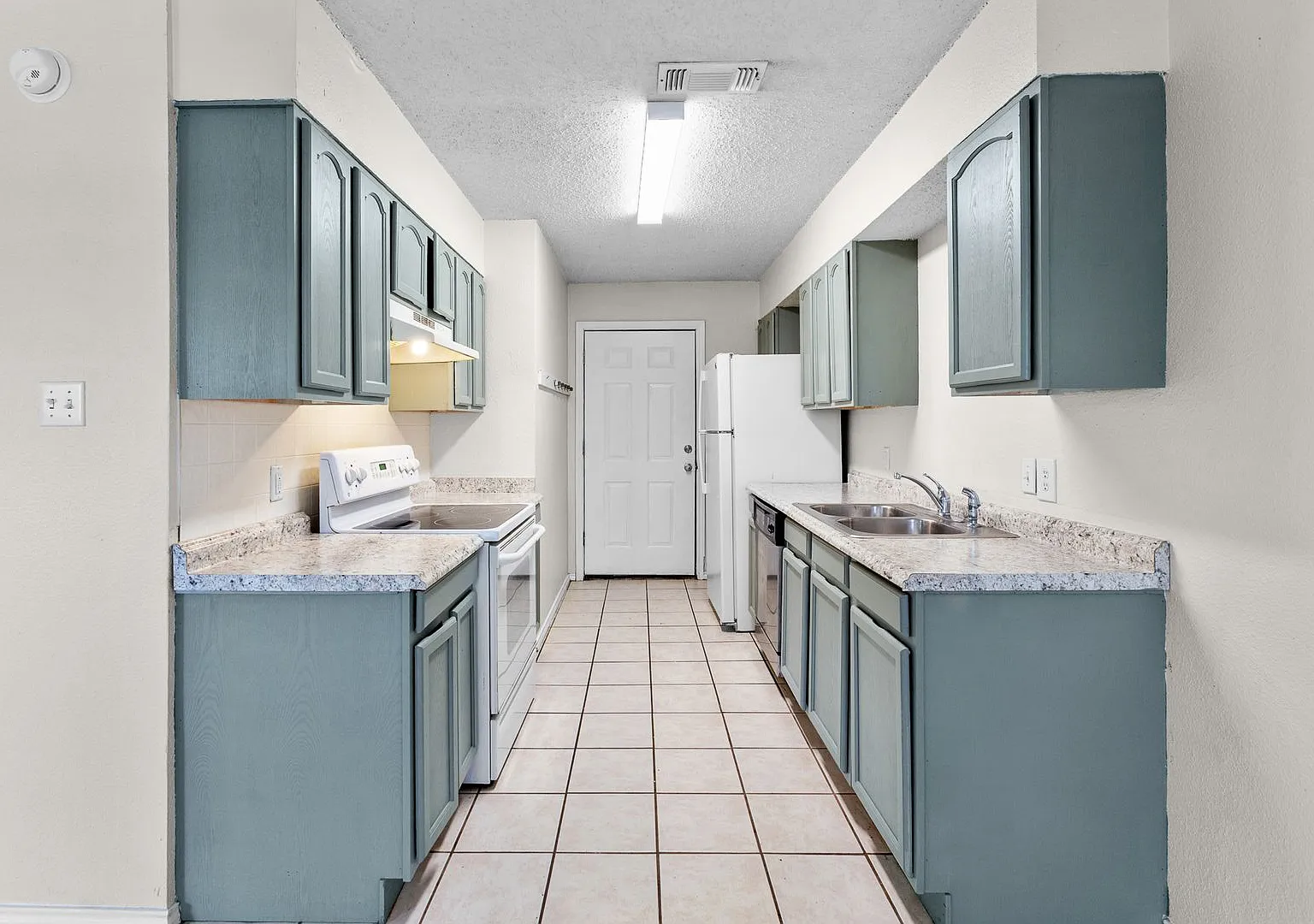 1629 Gordon Rd — Photo 1