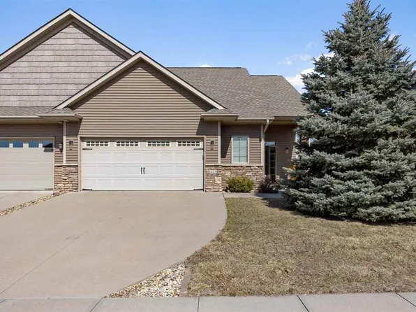 1337 Copper Mountain Dr, North Liberty, IA 52317